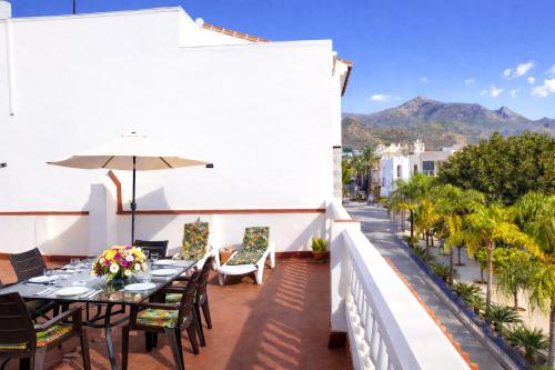 Apartamento completo con 3 amplios dormitorios y gran azotea privada