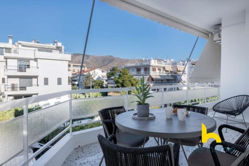 Grand APT with Whirpool & Fireplace Near Beach
