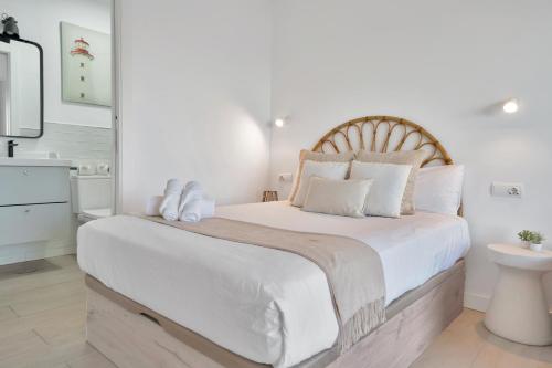 AIO Seaview Apartment - Prime Location & Sea Views