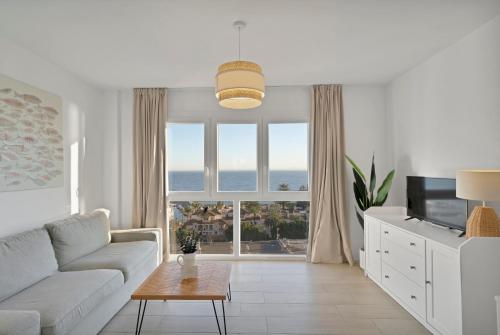 AIO Seaview Apartment - Prime Location & Sea Views