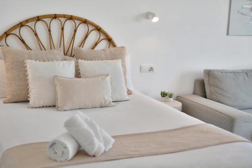 AIO Seaview Apartment - Prime Location & Sea Views