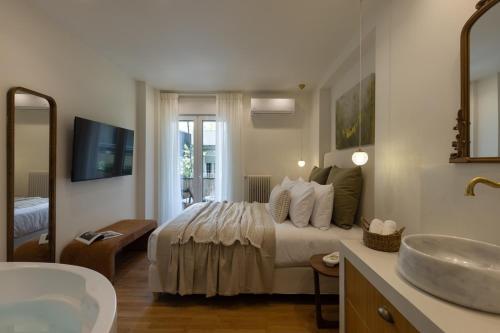 Romantic Getaway w Whirlpool & Fireplace