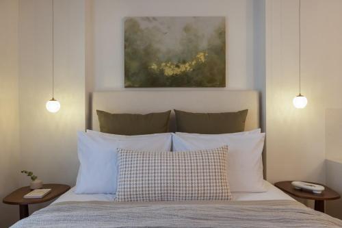 Romantic Getaway w Whirlpool & Fireplace
