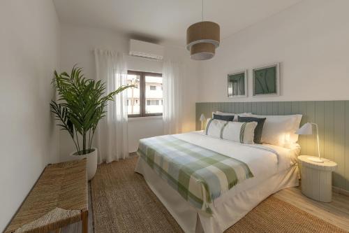 Foto WOW Flat 200m Beach, 10min Downtown, Terrace With Sea View 4