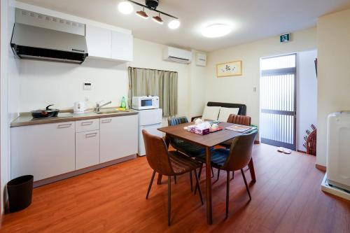 Single-family home in Shiokusa near Namba Entire 1st floor rented out 2 bedrooms living room Private space with a separate entrance