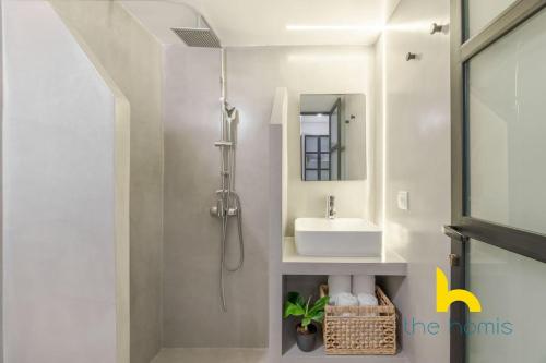 Contemporary Studio Hideaway Near Acropolis!