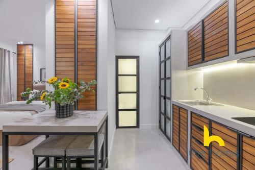 Contemporary Studio Hideaway Near Acropolis!