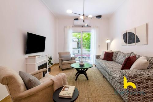 Grand 3-BDR, 2,5 Bath in Kipseli With Fireplace!