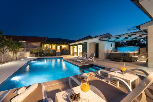 Villa Aurora: A Luxurious Stone Retreat in Dalmatia