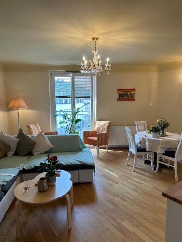 3BR, 5 Beds, Sofa 2P, 5min U4,U6 Schönbrunn