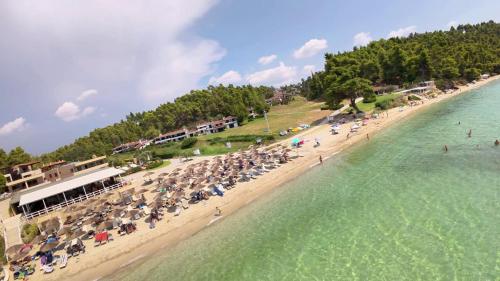 Beachfront Villa - 100m to Beach - Sleeps 10