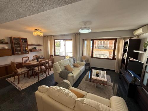 Apartamento 3 habitaciones junto a Playa Postiguet con terraza by Turihome