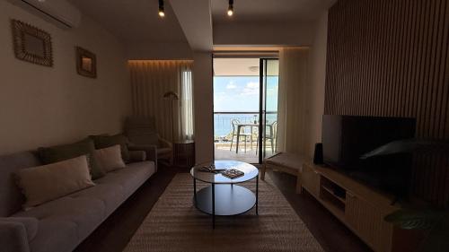 Madeira Bliss I - Apartamento com piscina, varanda, vista mar e estacionamento