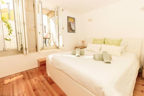 Guest H4U - Bonjardim Garden City Center