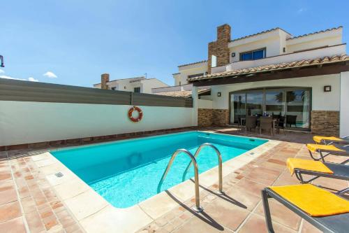 Villa Juliana by Villa Plus