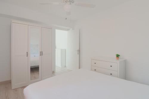 C85 - Brand New 3 Bedroom Apartment by the Center