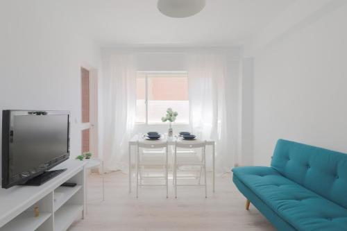 C85 - Brand New 3 Bedroom Apartment by the Center