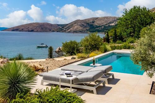 Shoreline Serenity