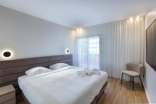 LUXURY EQUINOX 3 Bedrooms
