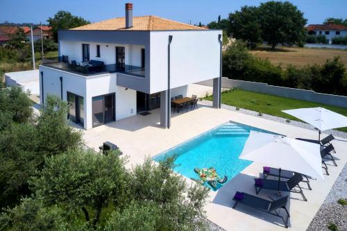 Villa Borina - House in a quiet location by Istrabook
