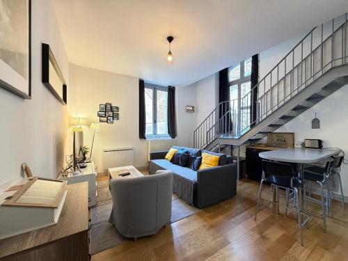 La Bourboule: Appartement T2 Duplex 3* Hyper Centre avec Parking - FR-1-608-233