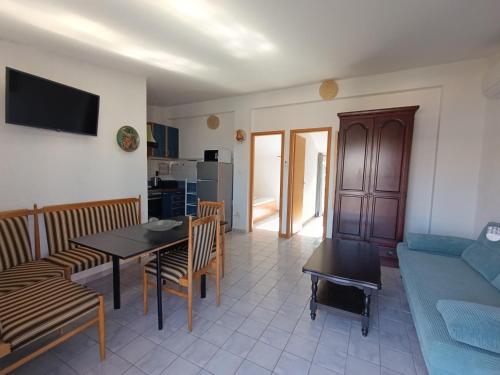 Apartments Cajner Pag