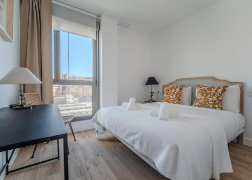 Exclusive with terrace -2 Bdrs 2 Baths -Castellana