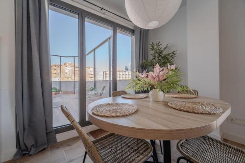 Exclusive with terrace -2 Bdrs 2 Baths -Castellana