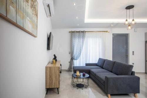 Hara's Cozy Apartment with Private Parking