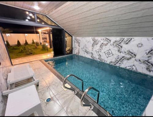 Hồ bơi trong/gần Rest House İsmayıllı A frame