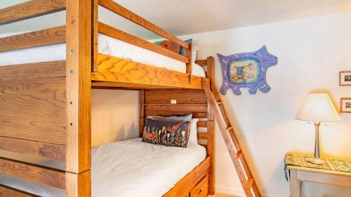 a bunk bed room with two bunk beds at Columbia Place 5 by AvantStay Ski-InSki-Out Unit in Great Location in Telluride