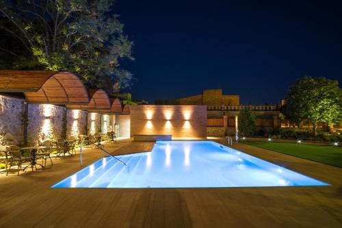 Kolam renang di atau dekat dengan Apartaments Suites Sant Jordi