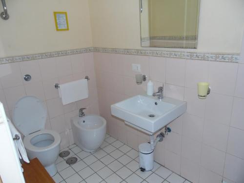 Agorà Hostel tesisinde bir banyo