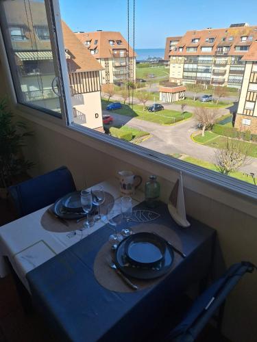 E comme Eden, 2 pièces vue mer loggia et parking