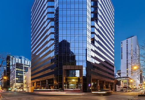 Residence Inn by Marriott Chicago Downtown Magnificent Mile Image