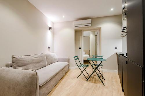 Apartamento-Bajo para 5 al pie de Gran Vía E2