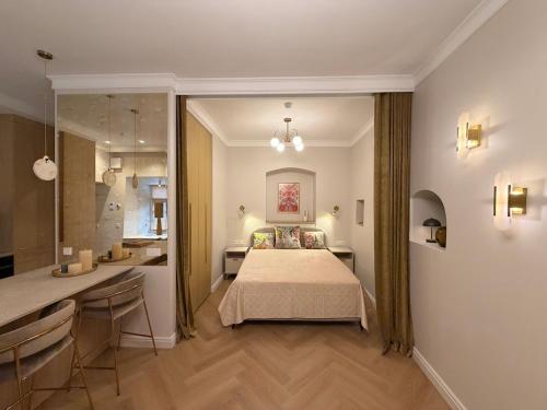 Foto Brand New Boutique Apt in City Center 2