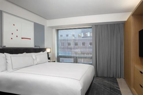 Conrad New York Downtown — Room