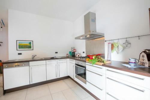 Franklin House with Private Garden - Happy Rentals