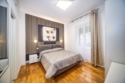 Astoria Golden House