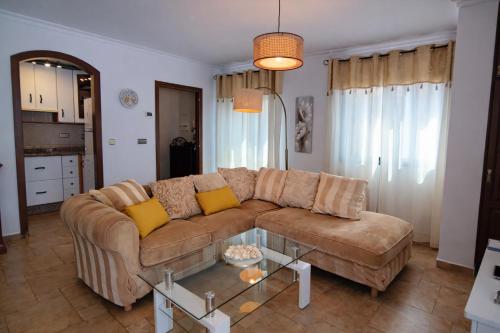 Penthouse with Private Hot Tub ,2 Bedrooms, Walk to Beach