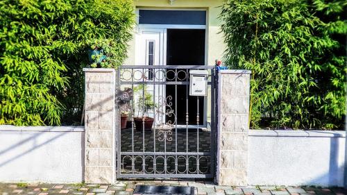 Apartments with parking space Orebic - Peljesac - 22379