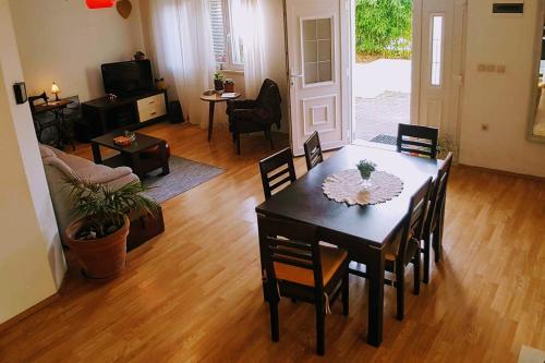 Apartments with parking space Orebic, Peljesac - 22379