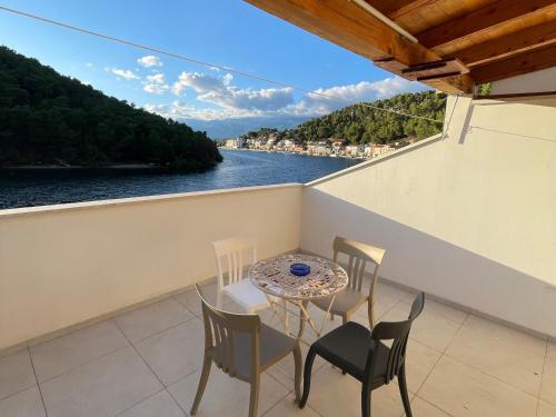 Apartments with WiFi Novigrad - 24906