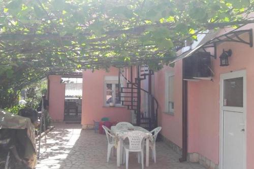 Apartments with parking space Valbandon, Fazana - 25203