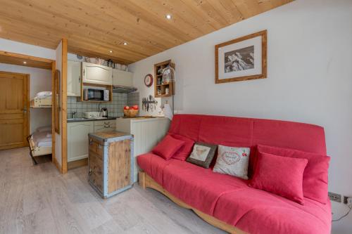 Clos Du Savoy - South Facing Balcony - Happy Rentals