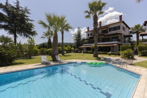 Pineapple Kryopigi by Luxlikehome