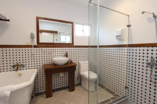 Un baño de 小島旅店Island Inn