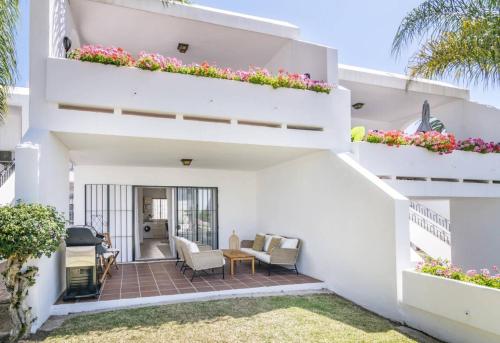 Garden suites 48 walking distance Puerto Banus