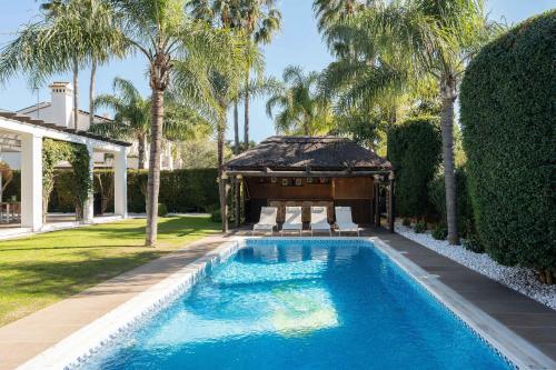 San Pedro Luxury Villa Private Pool Beach Access & Family Fun